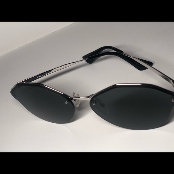 Prada glasses Great condition with box - Picture 3 of 4